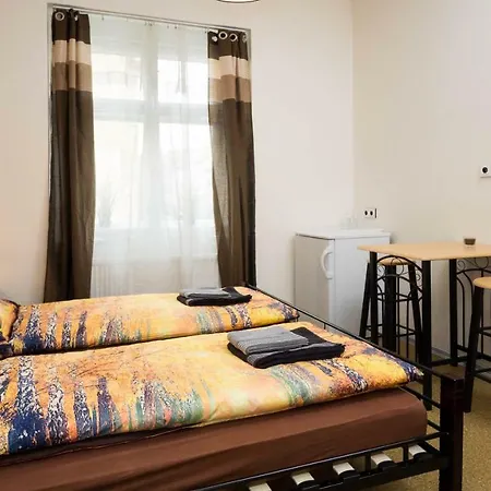 Apartamento Four Year Seasons - Walkable To Centre, Metro And Riverside