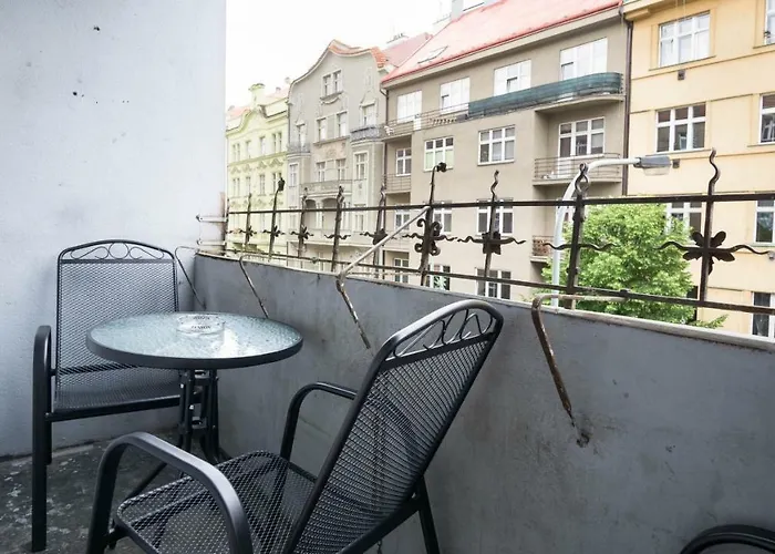 Apartmán Four Year Seasons - Walkable To Centre, Metro And Riverside *
