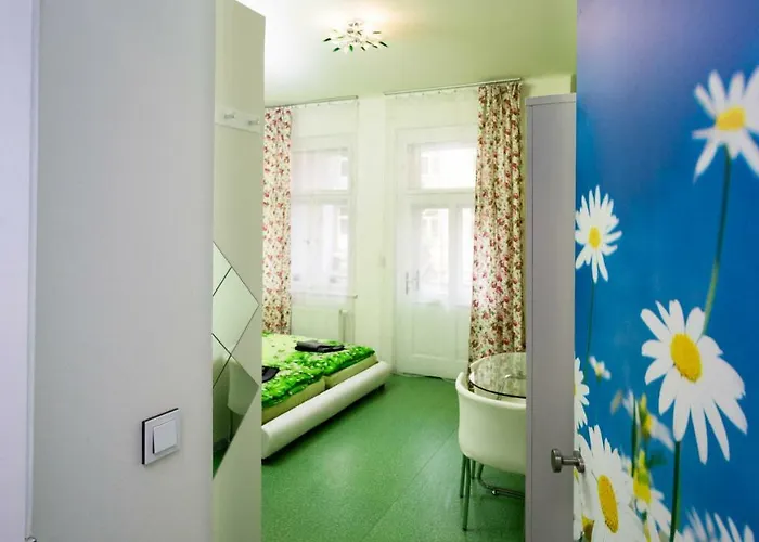 Four Year Seasons - Walkable To Centre, Metro And Riverside Praha