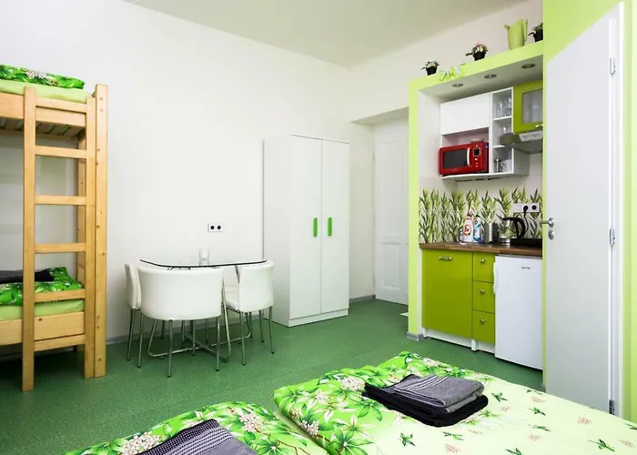 Four Year Seasons - Walkable To Centre, Metro And Riverside Apartmán