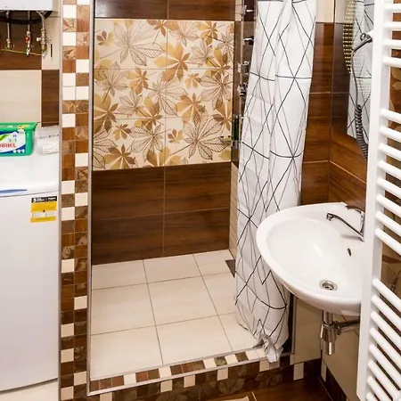 Apartment Four Year Seasons - Walkable To Centre, Metro And Riverside