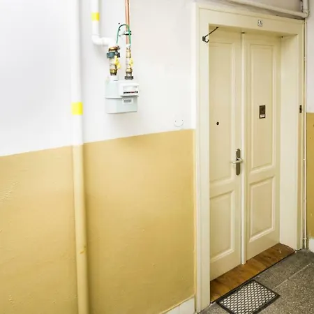 Four Year Seasons - Walkable To Centre, Metro And Riverside Apartment *