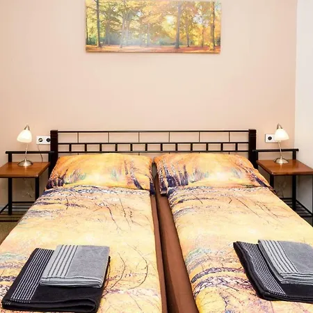 Apartment Four Year Seasons - Walkable To Centre, Metro And Riverside *