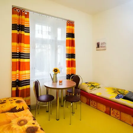 Four Year Seasons - Walkable To Centre, Metro And Riverside Apartment