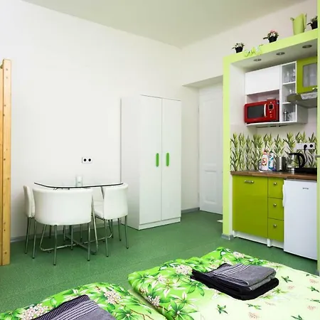 Four Year Seasons - Walkable To Centre, Metro And Riverside Apartment